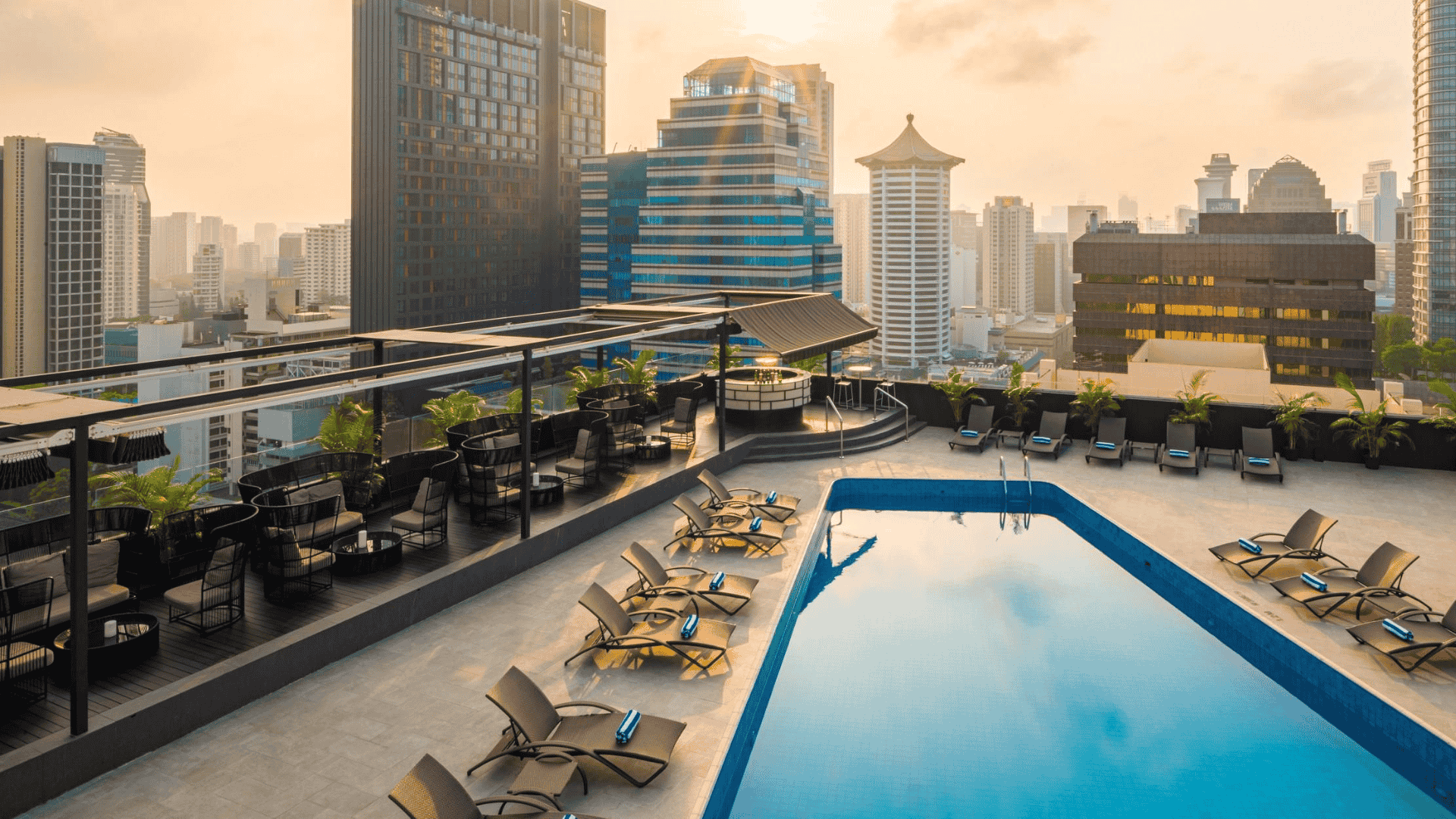 voco hotel rooftop